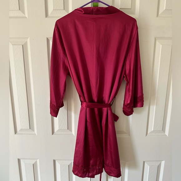 Women’s silk red robe - Picture 5 of 5